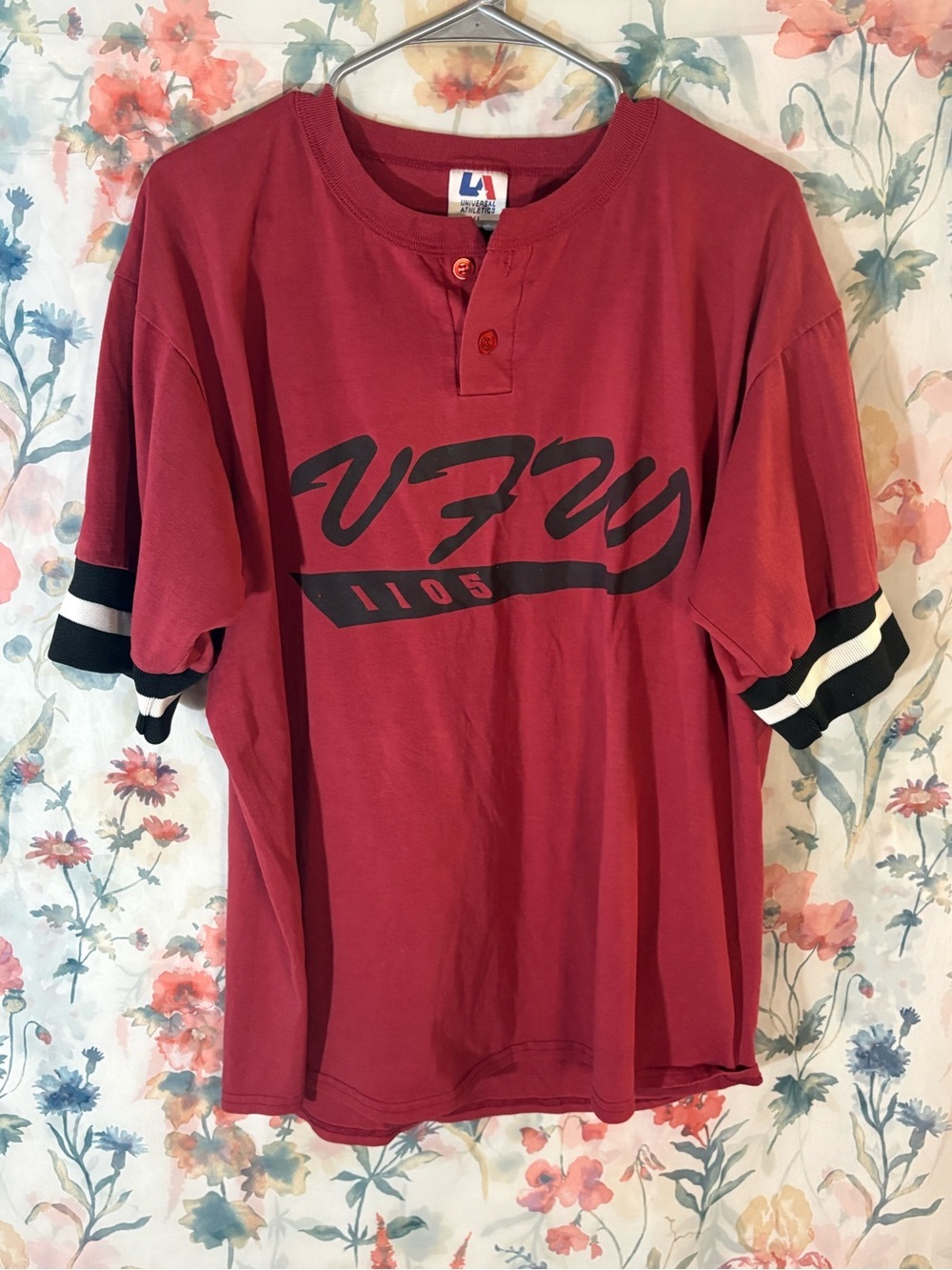 Vintage Men's Casual Red Henley Graphic Shirt - Unbranded
